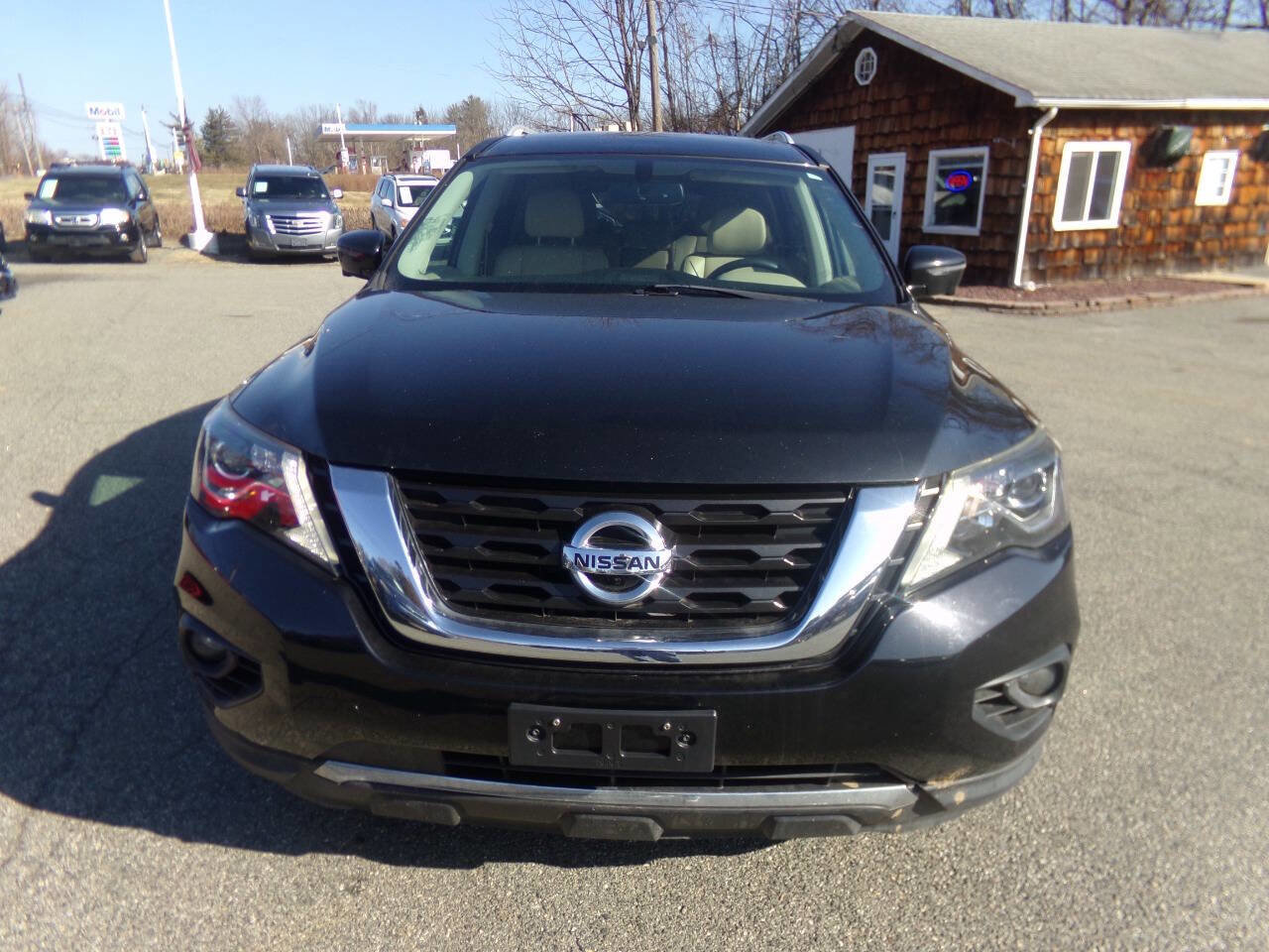 Used 2017 Nissan Pathfinder SL w/ SL Premium Package AWD/4WD image 2