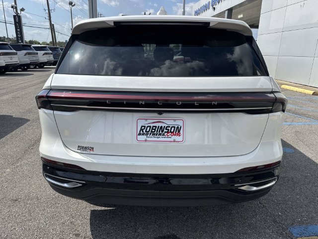 New 2026 Lincoln Nautilus Premier AWD/4WD image 4