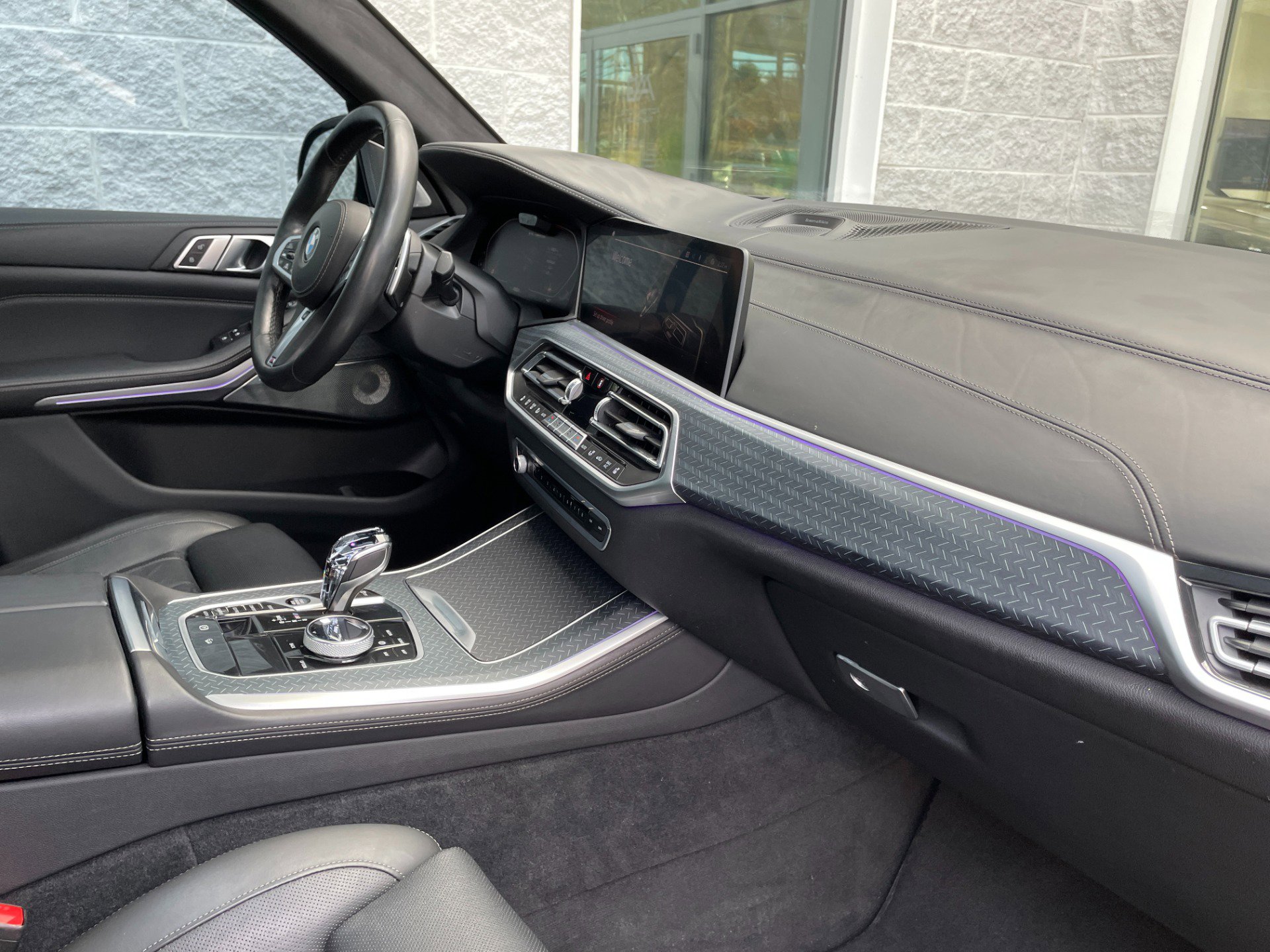 Used 2021 BMW X5 M50i w/ Executive Package image 41