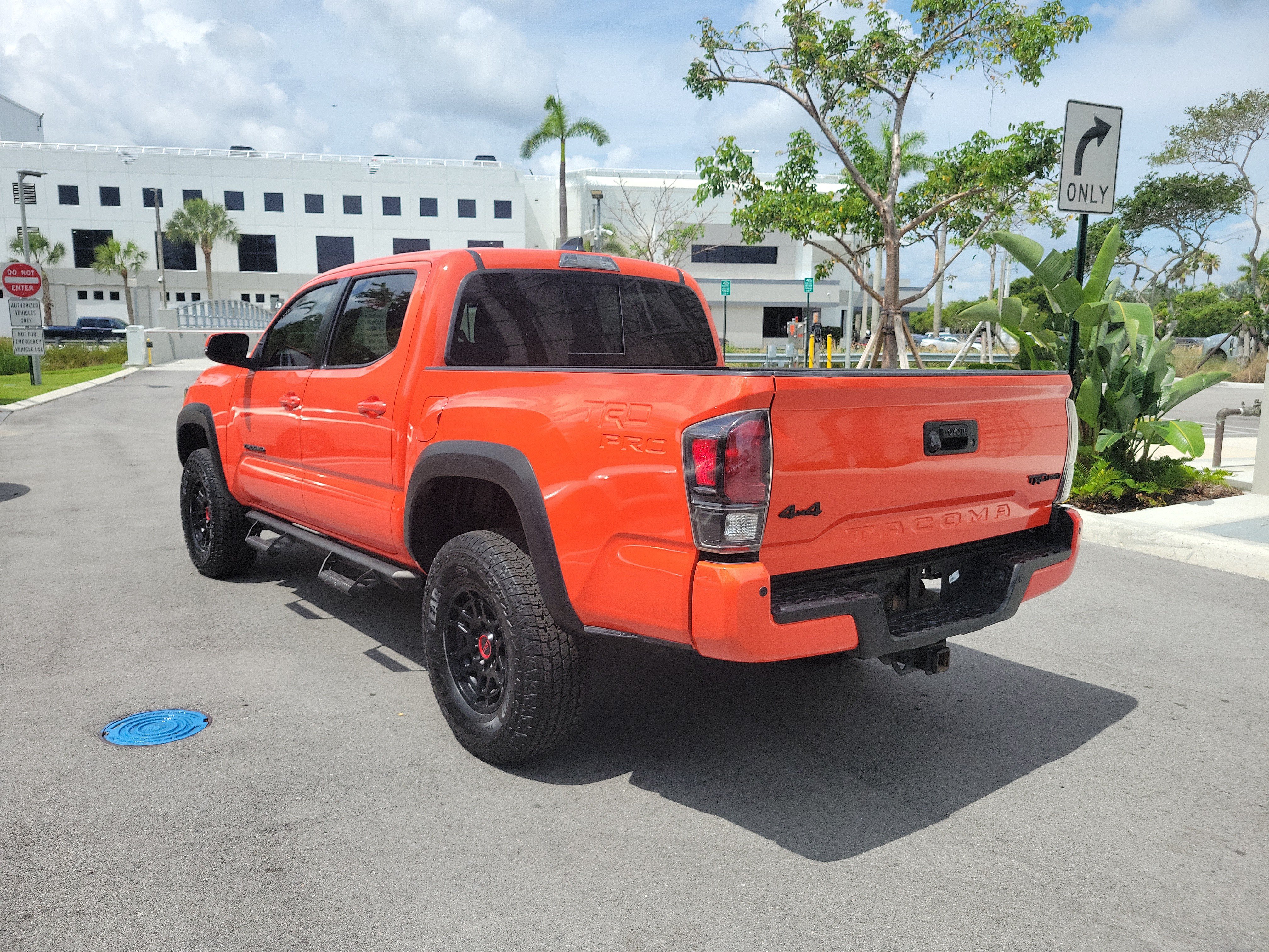 Used 2023 Toyota Tacoma TRD Pro AWD/4WD image 4