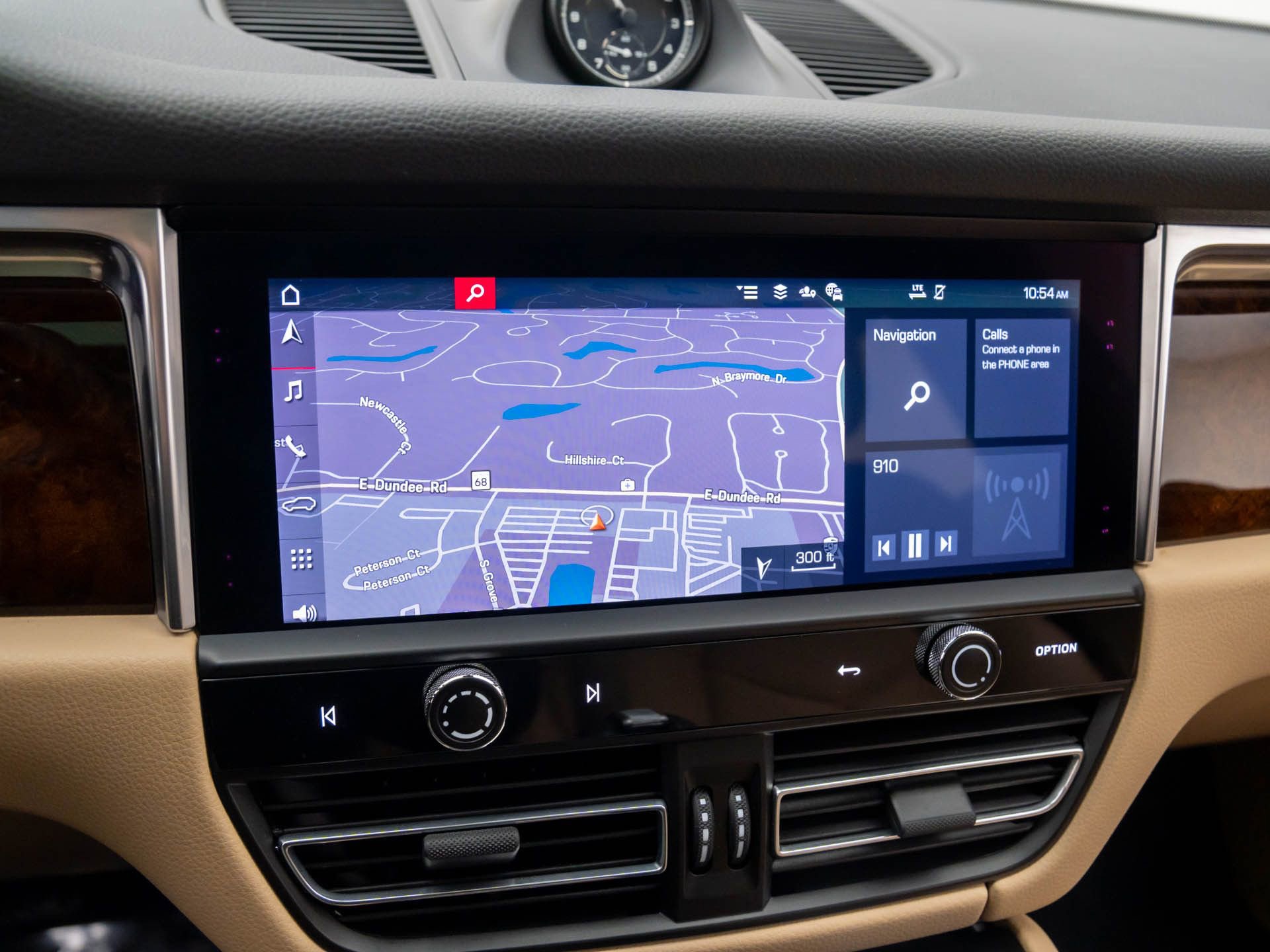 Certified 2023 Porsche Macan image 26