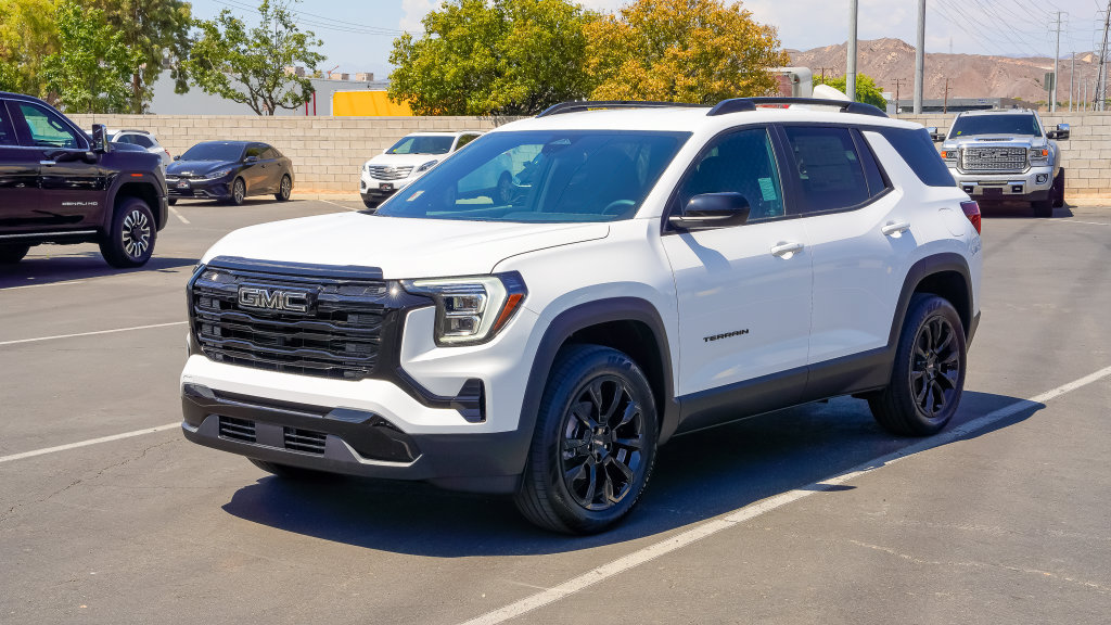New 2027 GMC Terrain Elevation w/ Black Edition FWD image 3