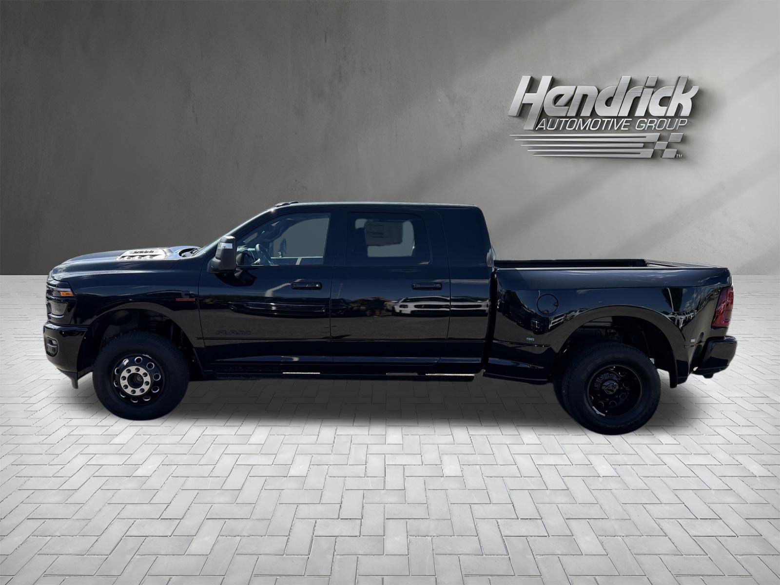 New 2026 RAM 3500 Laramie AWD/4WD image 7