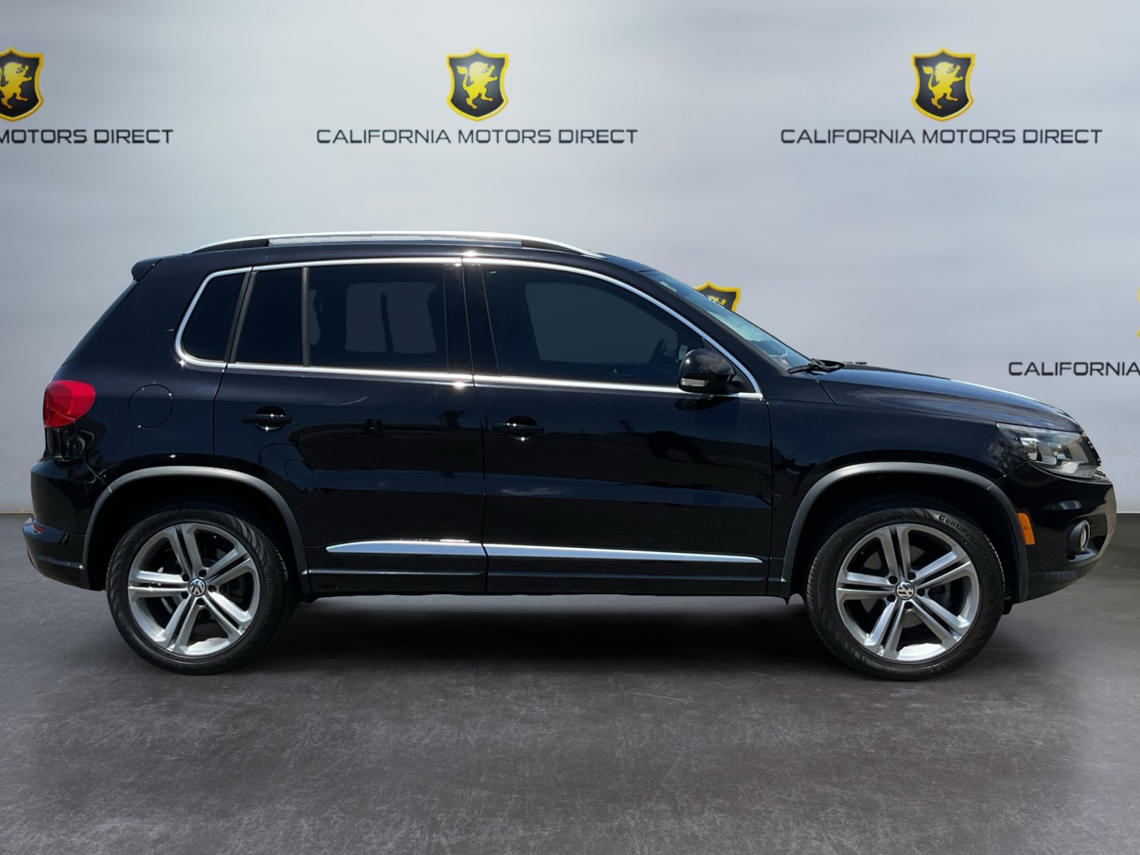 Used 2017 Volkswagen Tiguan Sport AWD/4WD image 4