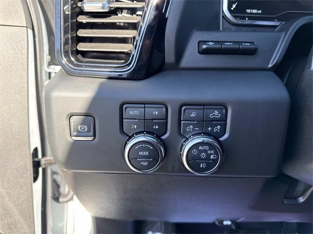 Used 2024 GMC Sierra 2500 AT4 w/ AT4 Premium Plus Package image 28