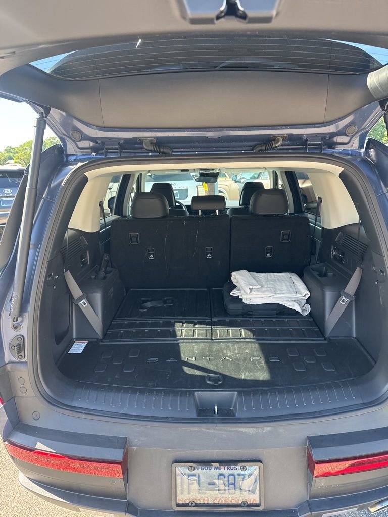 Used 2025 Hyundai Santa Fe SEL FWD image 14