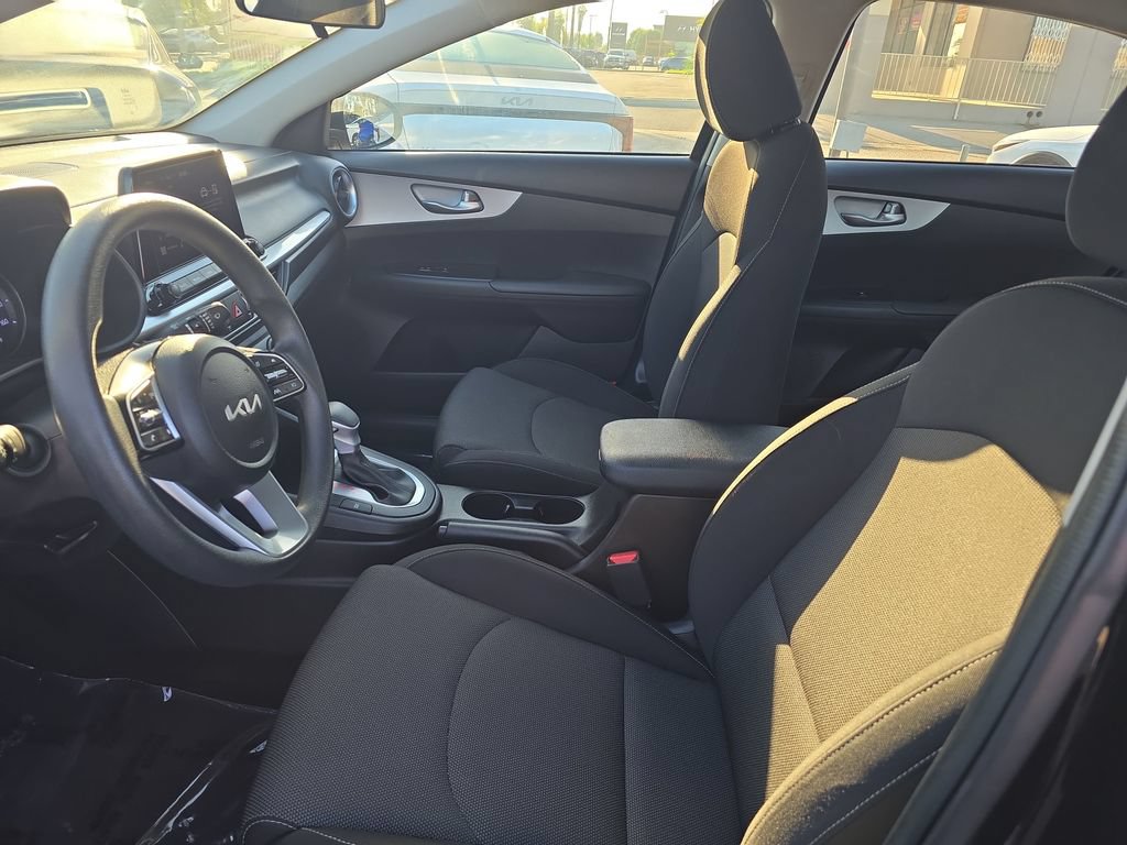 Used 2024 Kia Forte LXS FWD image 9