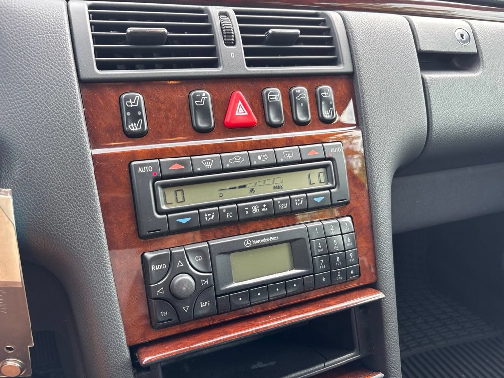 Used 2002 Mercedes-Benz E 320 4MATIC Sedan image 23