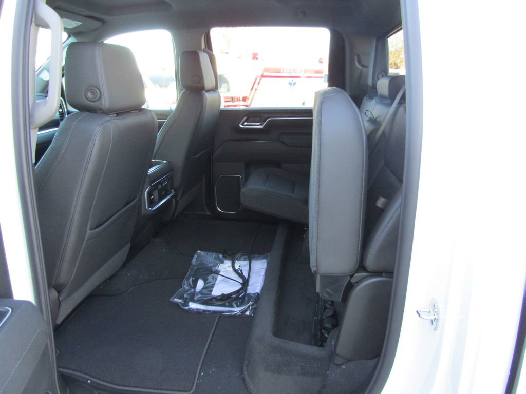 New 2026 GMC Sierra 3500 SLT w/ SLT Convenience Package image 39