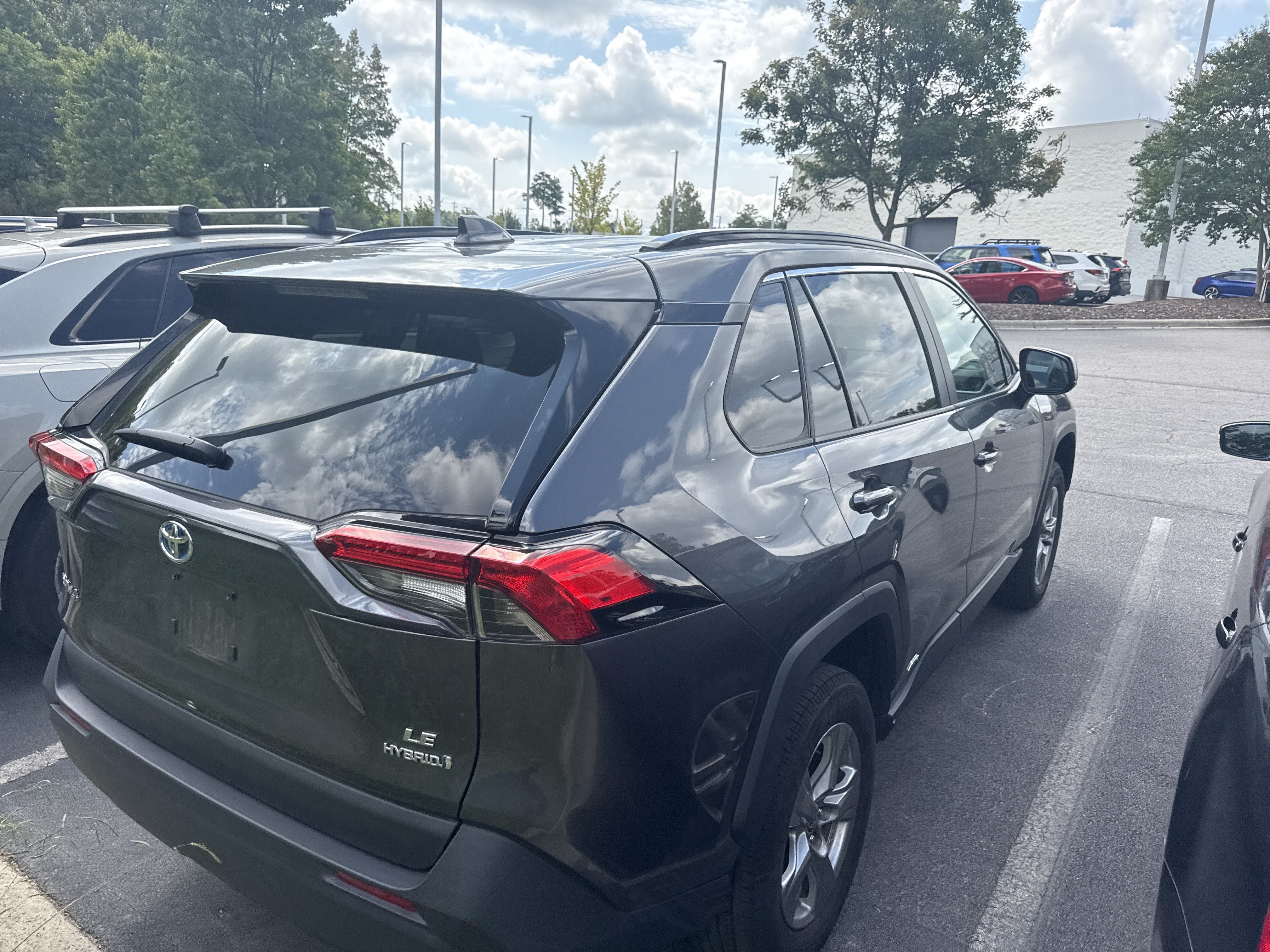 Used 2024 Toyota RAV4 LE AWD/4WD image 40