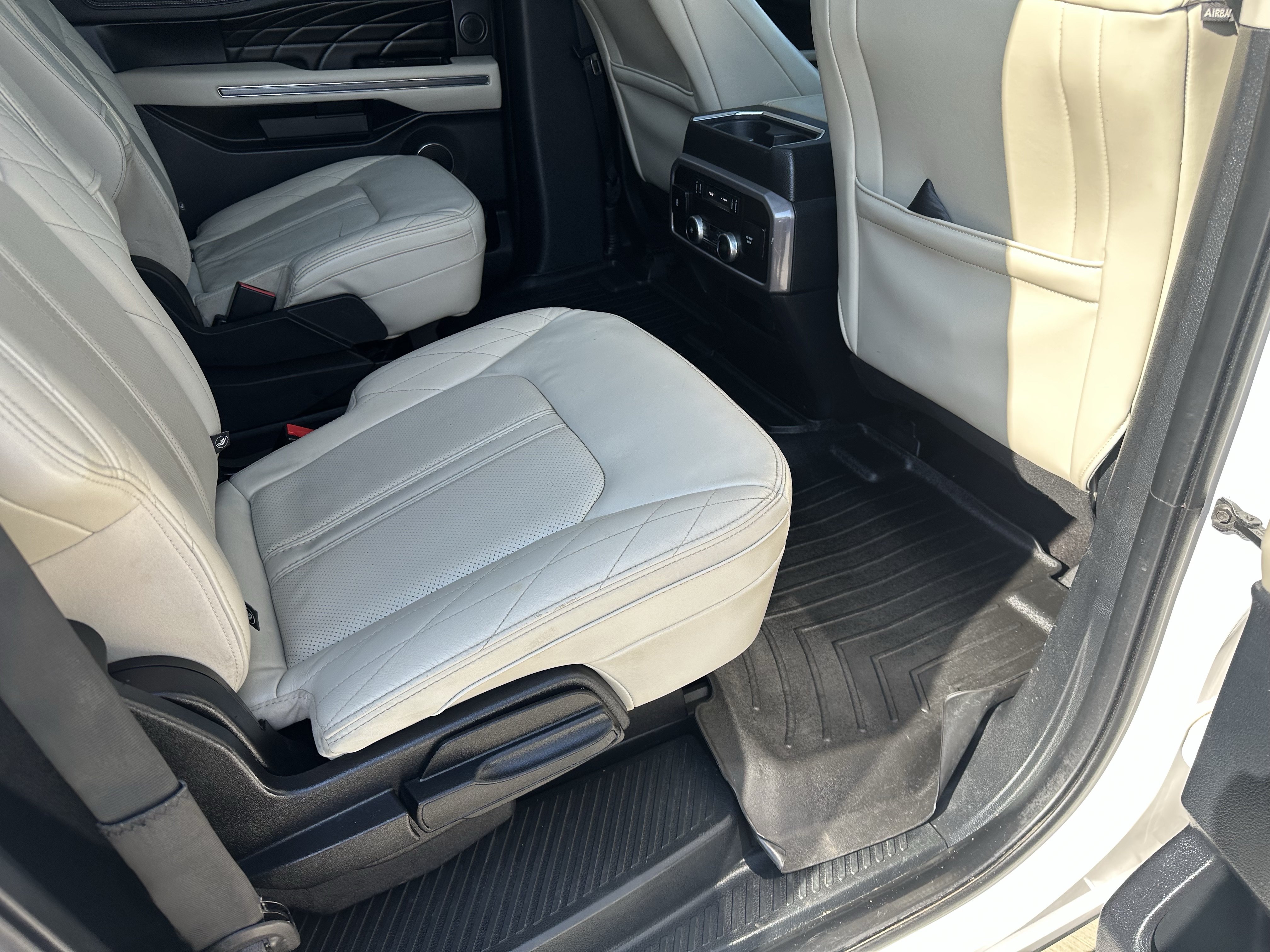 Used 2019 Ford Expedition Max Platinum AWD/4WD image 8