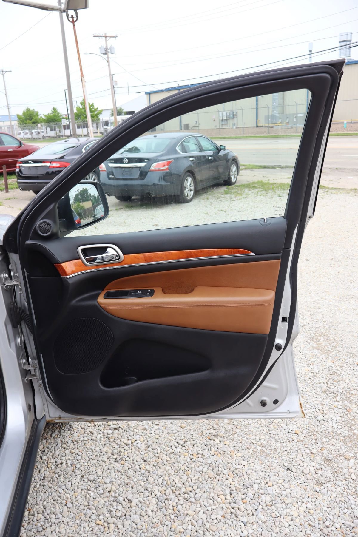 Used 2012 Jeep Grand Cherokee Overland image 20