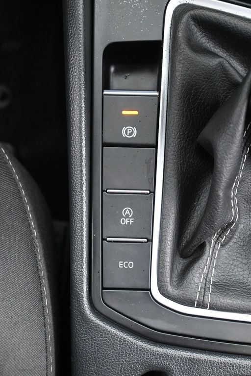 Used 2025 Volkswagen Jetta Sport FWD image 21