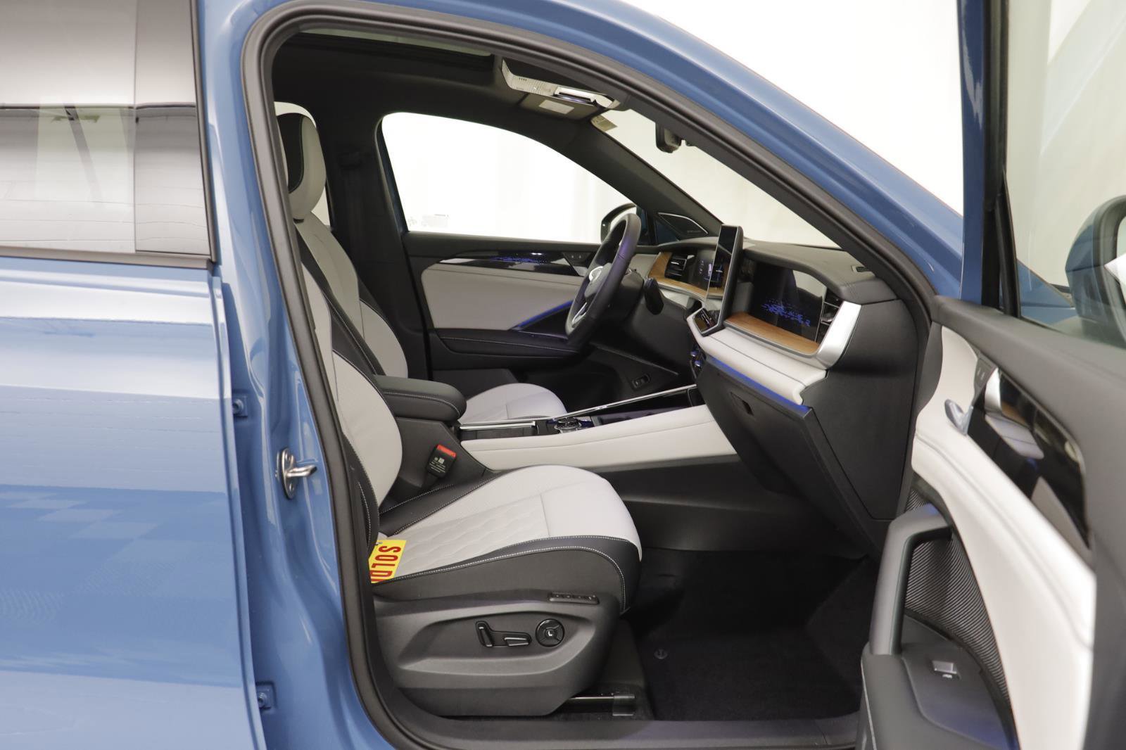 New 2026 Volkswagen Tiguan SEL R-Line image 21