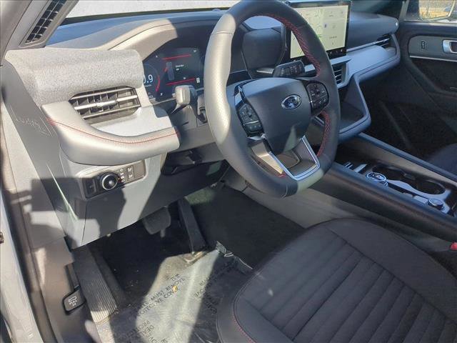 New 2025 Ford Explorer ST-Line w/ ST-Line Street Pack image 3