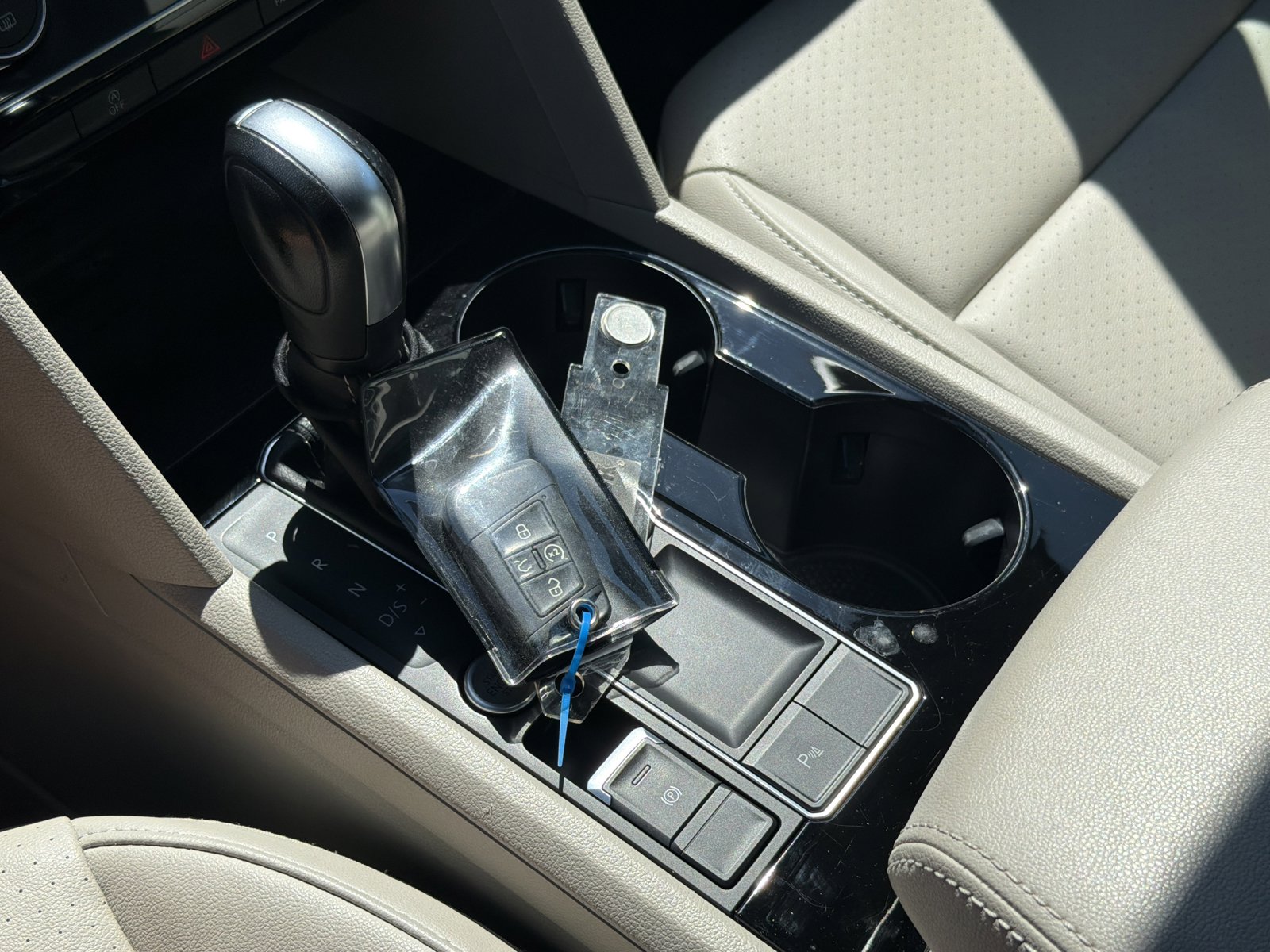 Used 2022 Volkswagen Atlas SE image 37