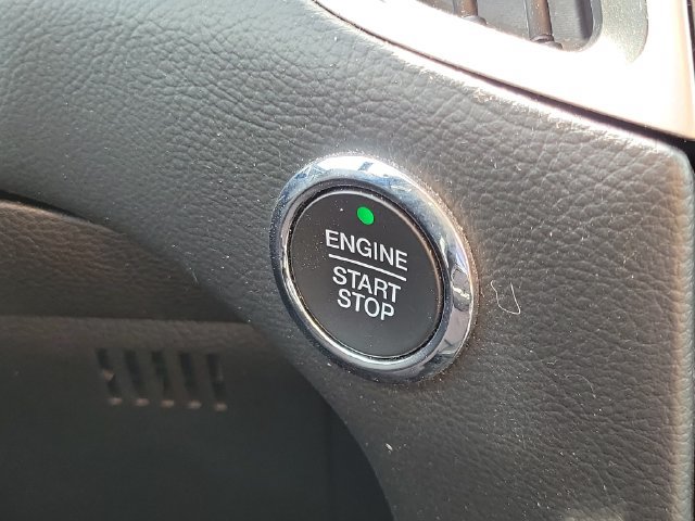 Used 2018 Ford Edge SEL w/ Equipment Group 201A AWD/4WD image 16
