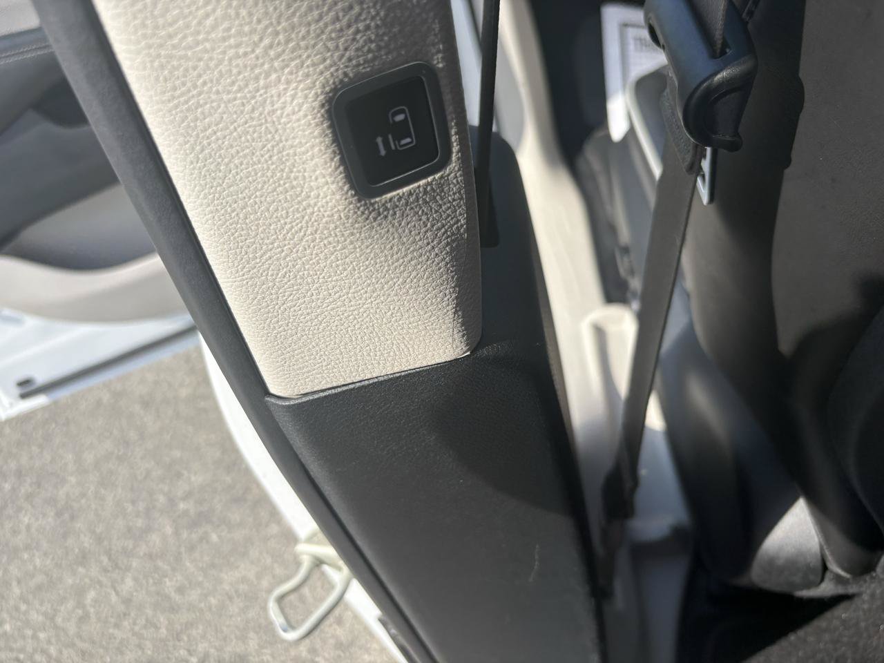 Used 2024 Chrysler Pacifica Limited FWD image 37