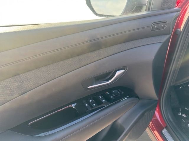 Used 2025 Hyundai Tucson Limited image 11