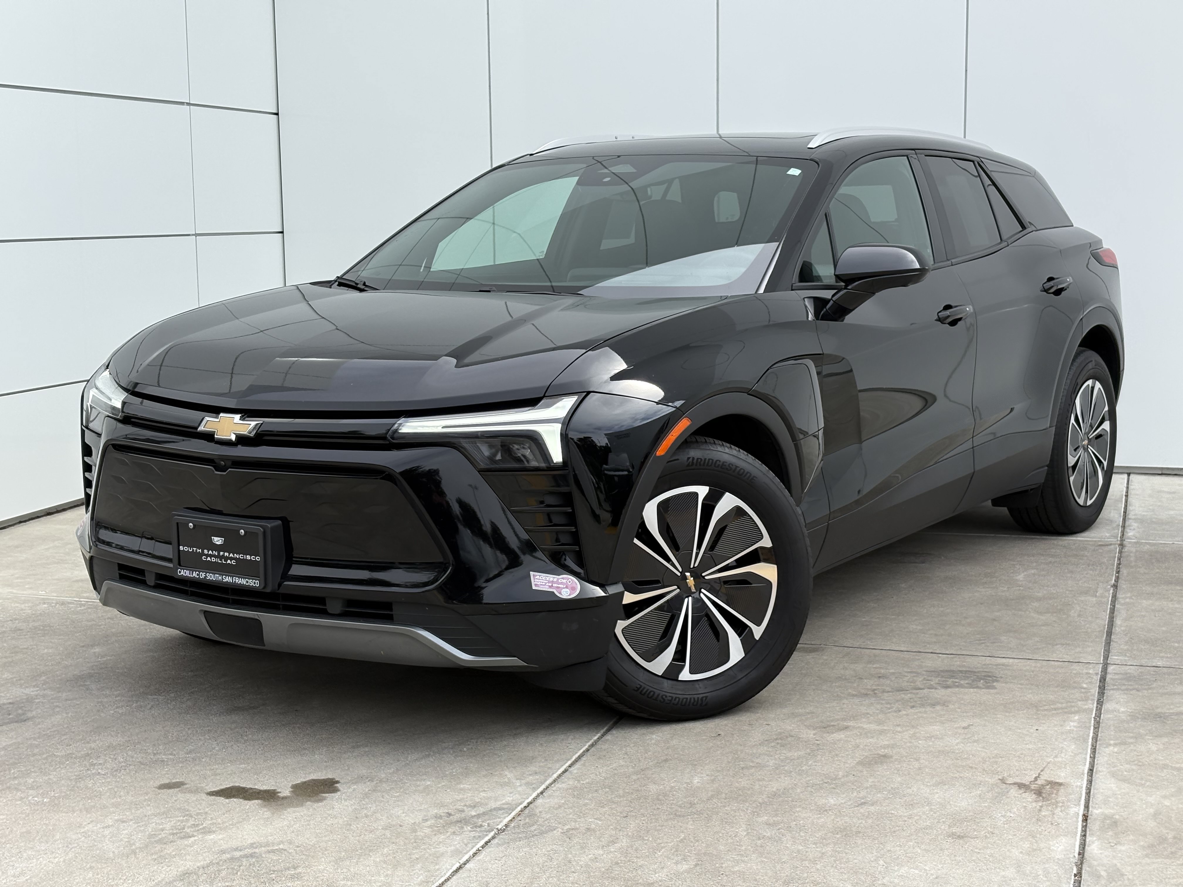 Used 2024 Chevrolet Blazer EV LT AWD/4WD image 2