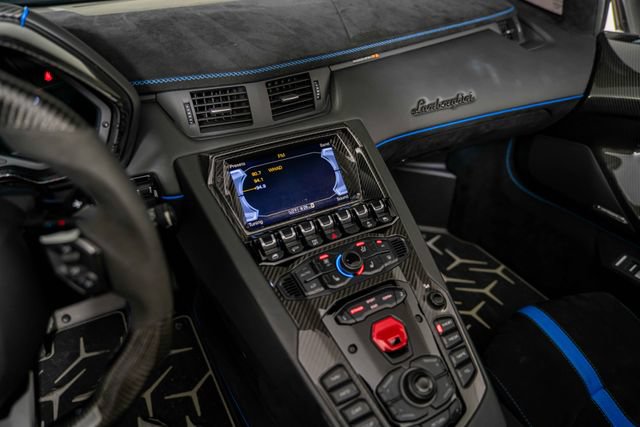 Used 2021 Lamborghini Aventador SVJ AWD/4WD image 19