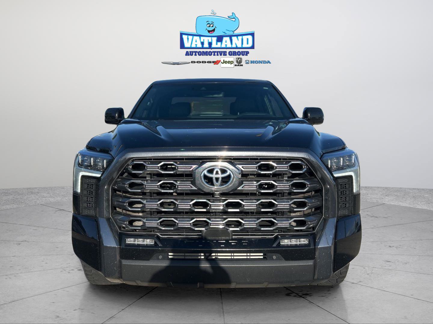 Used 2024 Toyota Tundra Platinum AWD/4WD image 8