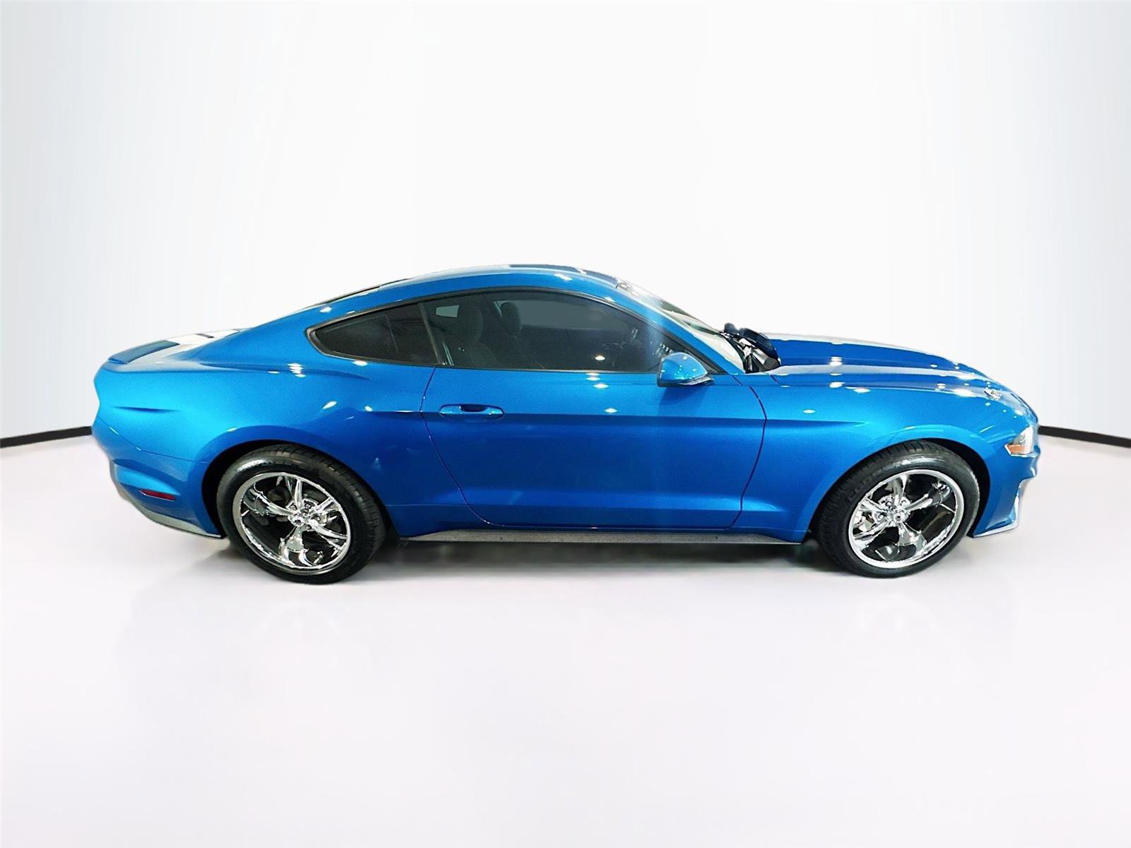 Used 2020 Ford Mustang Coupe w/ Equipment Group 101A RWD image 5