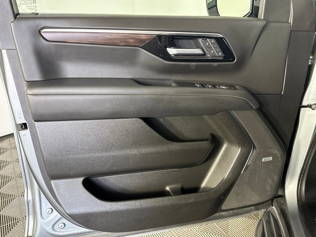 Certified 2025 Chevrolet Suburban Premier AWD/4WD image 24