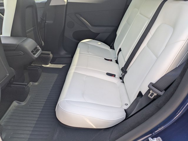 Used 2024 Tesla Model Y Long Range AWD/4WD image 18