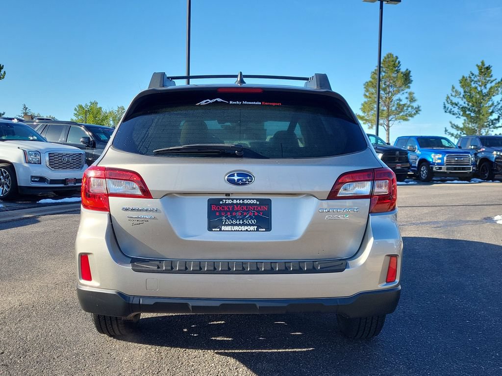 Used 2017 Subaru Outback 2.5i Premium AWD/4WD image 4