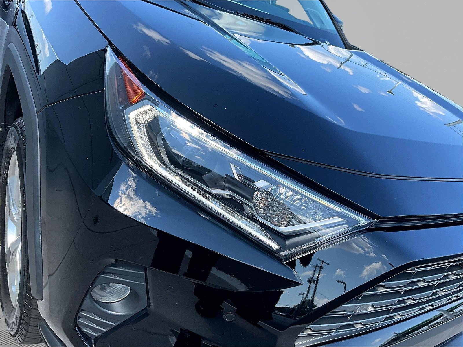 Used 2021 Toyota RAV4 Limited w/ Limited Grade Weather Package AWD/4WD image 33