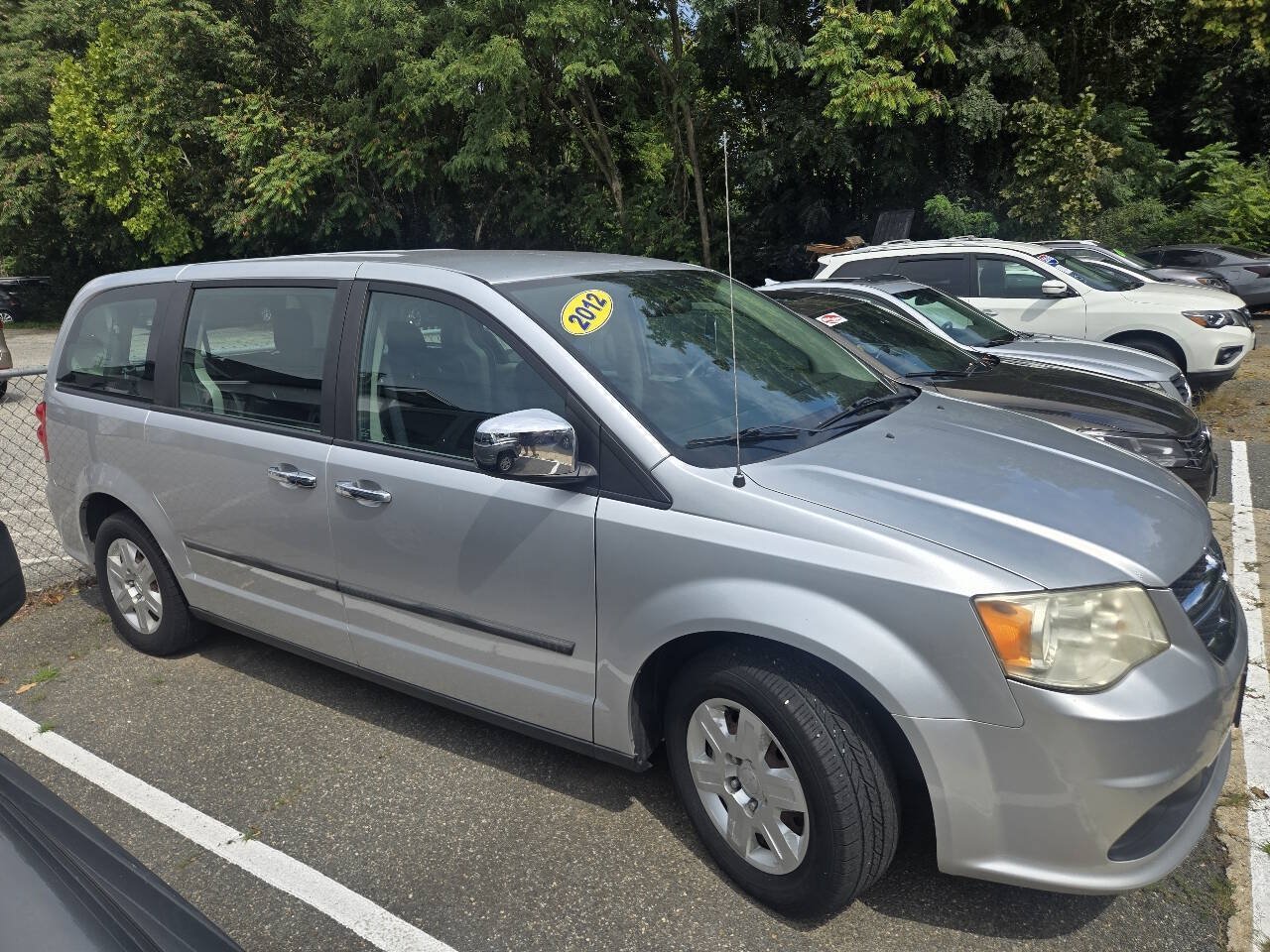 Used 2012 Dodge Grand Caravan American Value Package FWD image 4