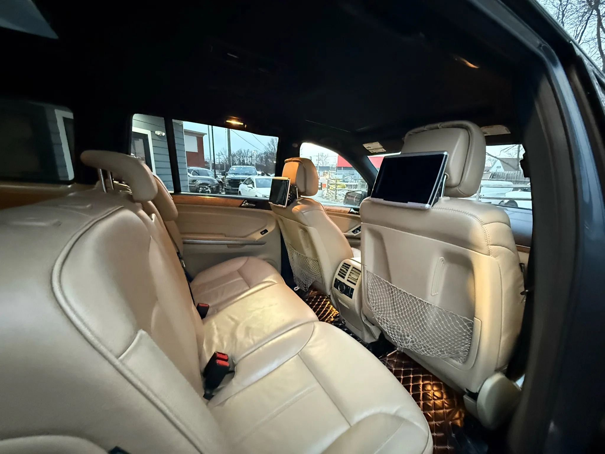 Used 2012 Mercedes-Benz GL 550 GL 550 4MATIC Sport Utility 4D image 27