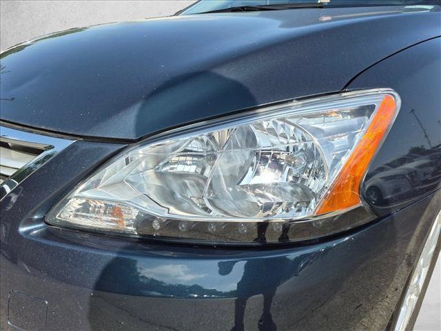 Used 2015 Nissan Sentra SV w/ Style Package FWD image 9