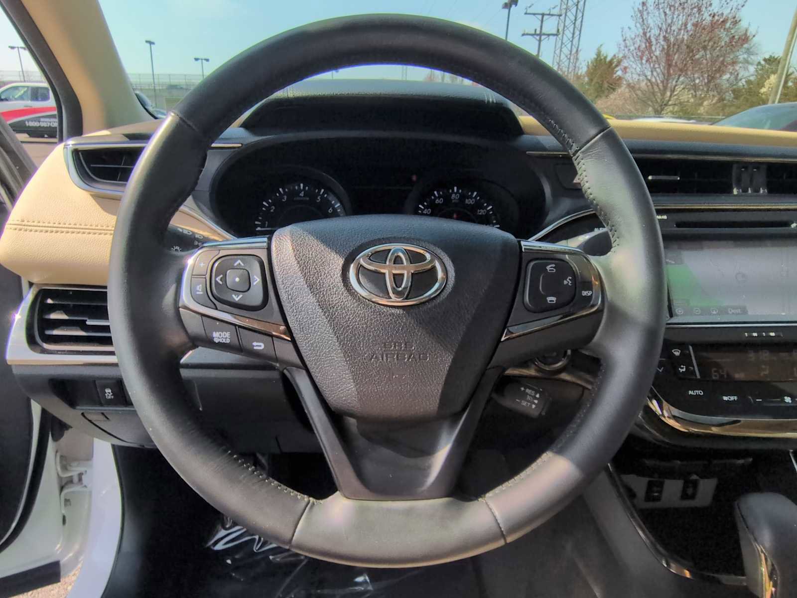 Used 2016 Toyota Avalon Touring image 25