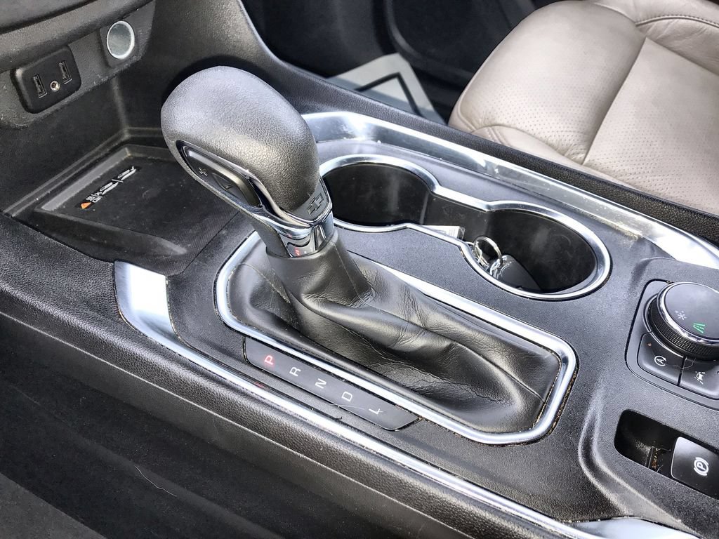 Used 2023 Chevrolet Traverse LT w/ LPO, Floor Liner Package FWD image 18