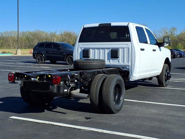 New 2025 RAM 3500 Tradesman AWD/4WD image 18