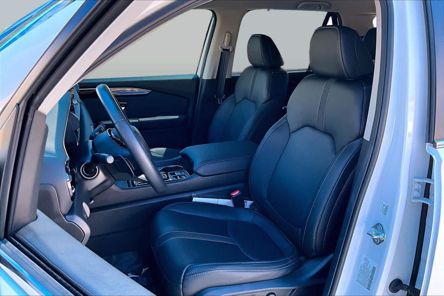 Used 2025 Honda Pilot EX-L image 8