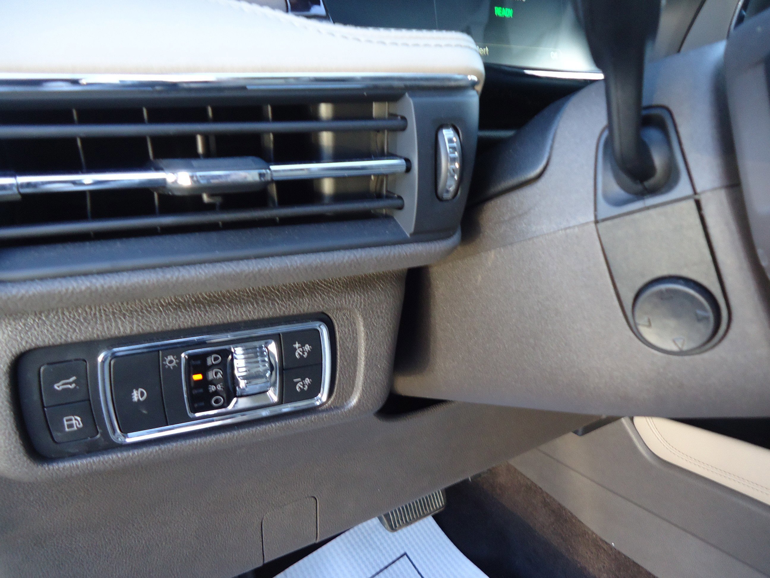 Used 2022 Lincoln Corsair Grand Touring w/ Elements Technology Bundle image 14