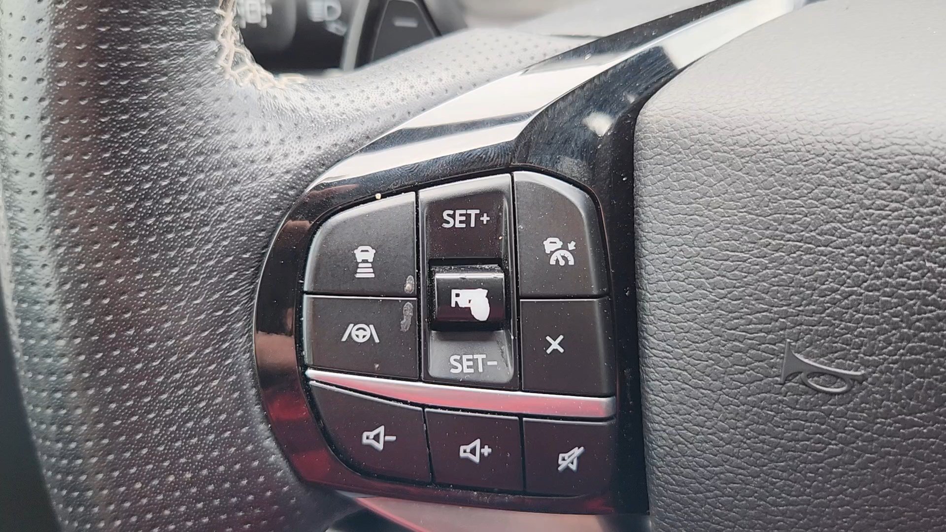 Used 2021 Ford Explorer ST w/ Equipment Group 401A AWD/4WD image 12