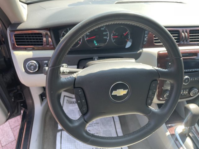 Used 2010 Chevrolet Impala LT w/ Luxury Edition Package FWD image 18