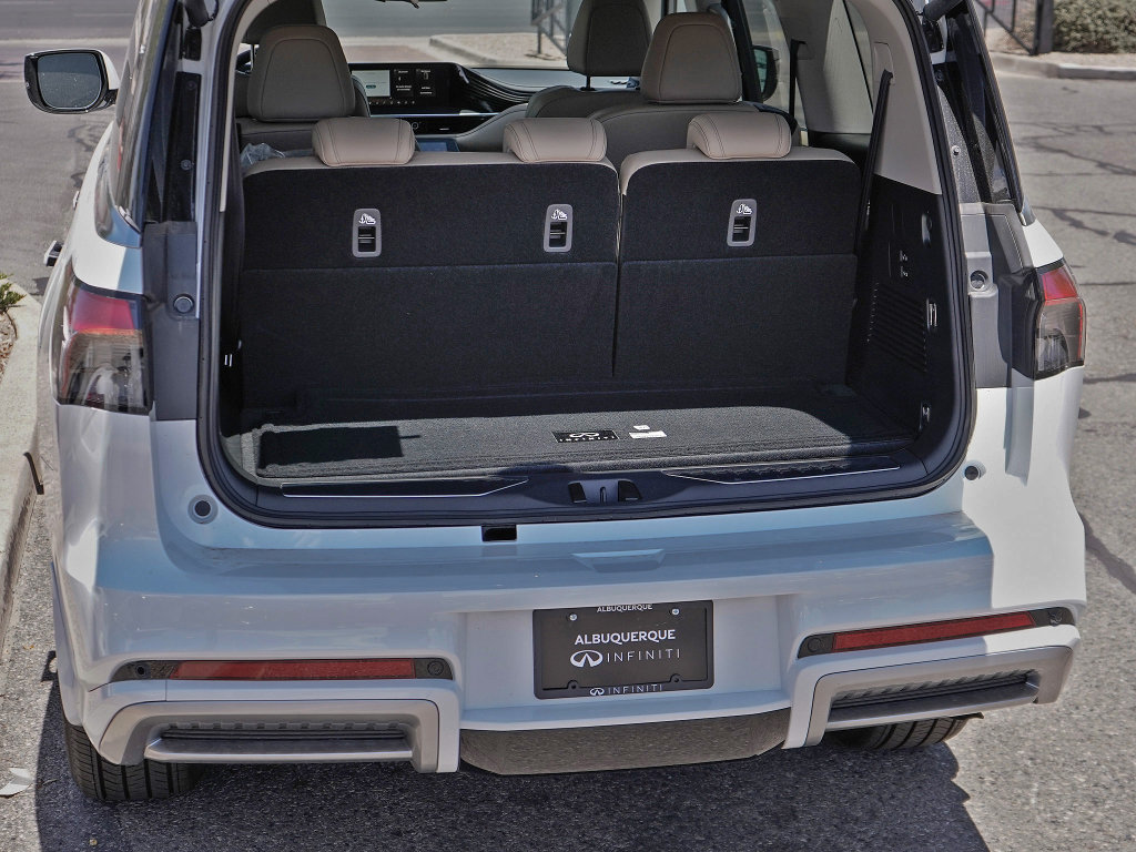 New 2026 INFINITI QX80 Pure w/ Cargo Package AWD/4WD image 11
