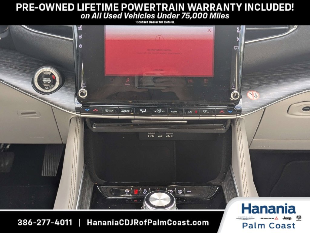 Used 2024 Jeep Wagoneer L Series II RWD image 17