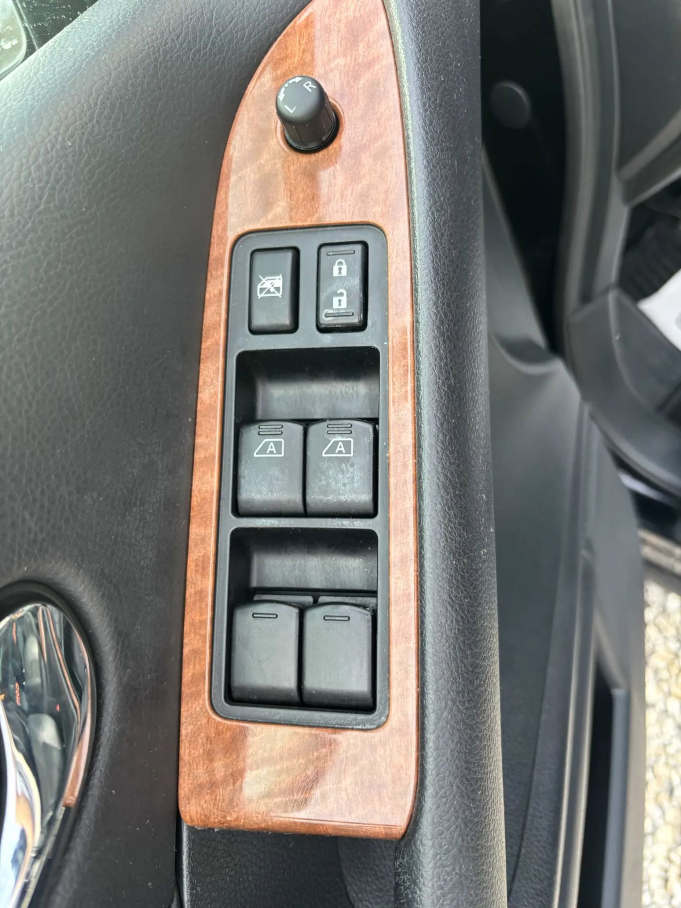 Used 2012 Nissan Murano LE w/ Platinum Pkg image 19