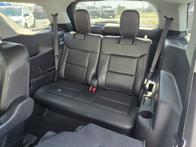 Used 2021 Ford Explorer XLT w/ Equipment Group 202A AWD/4WD image 19
