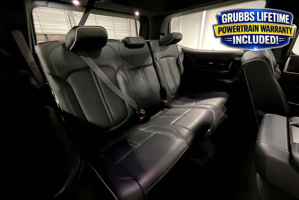 Used 2022 Jeep Grand Wagoneer Series II AWD/4WD image 35