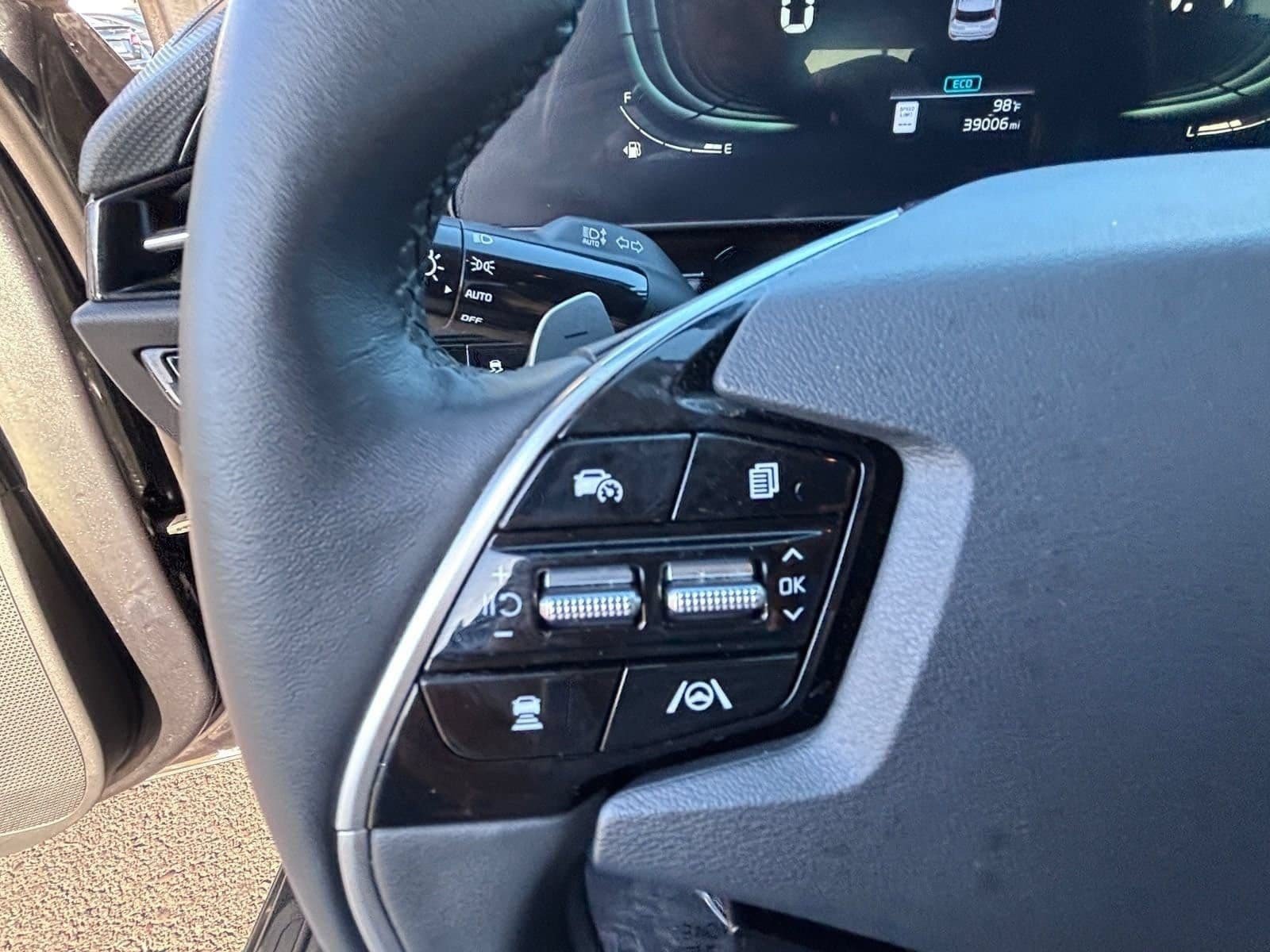 Used 2024 Kia Niro EX FWD image 22
