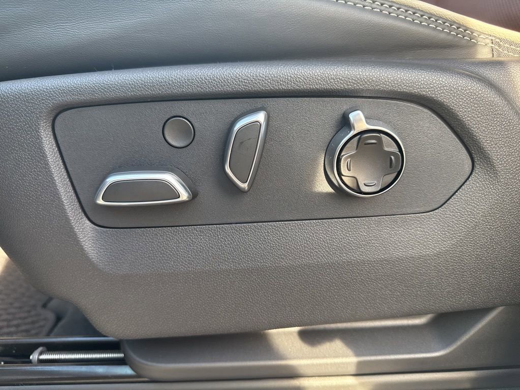 New 2026 GMC Sierra 1500 Denali Ultimate w/ LPO, Black Badging Package image 13