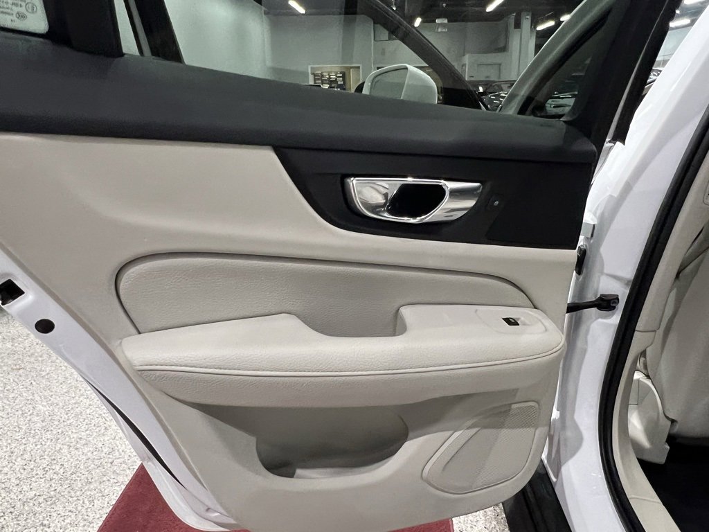 Used 2020 Volvo V60 T5 Cross Country w/ Protection Package Premier image 27