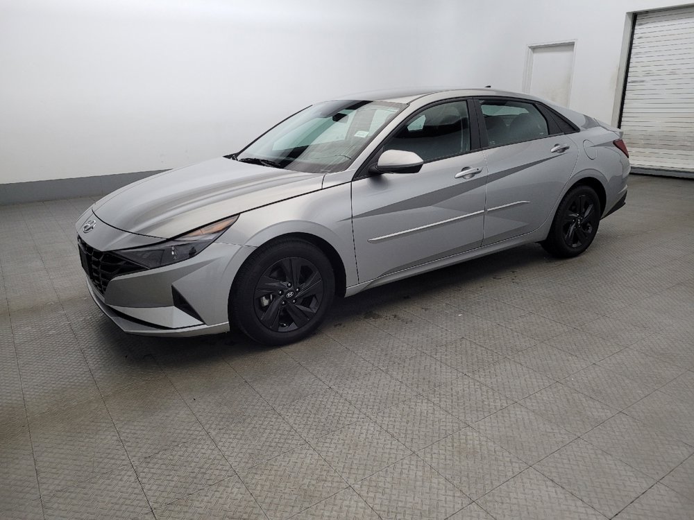 Used 2022 Hyundai Elantra SEL w/ Cargo Package image 2